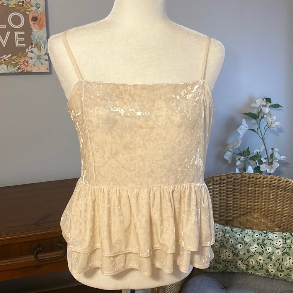 American Eagle ruffle hem velour spaghetti string cami top L EUC